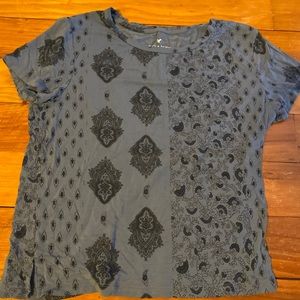 Patterned tee